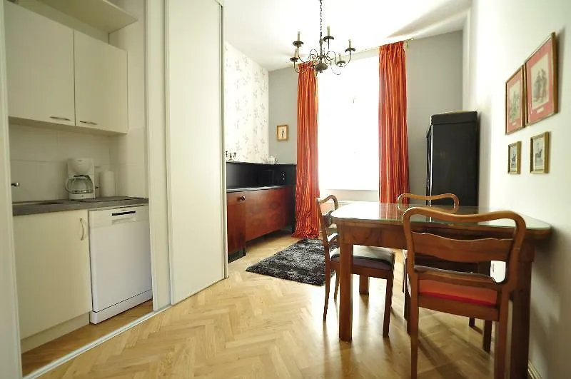 *** Aparthotel Crystal Suites Old Town Cracovia Polonia